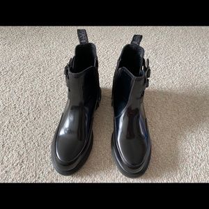 Dr. Martens Womens Caitlin Ankle Booties Black